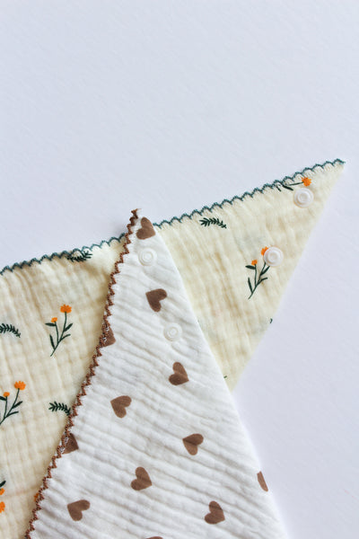 kerchief bib
