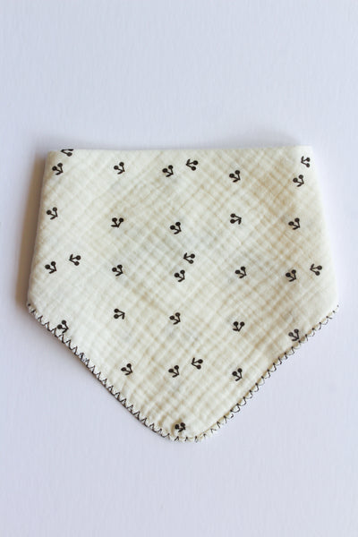 kerchief bib