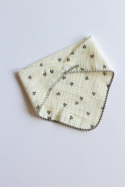 kerchief bib