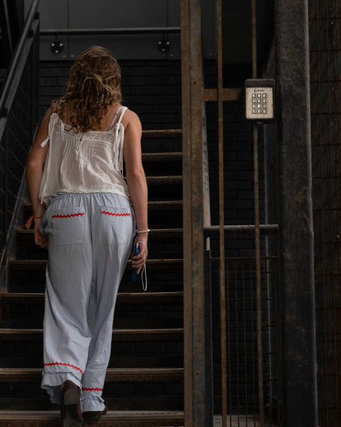 women's ruffle pants