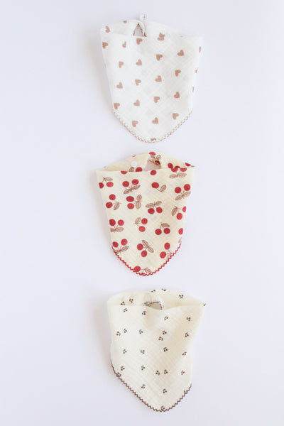 muslin bib