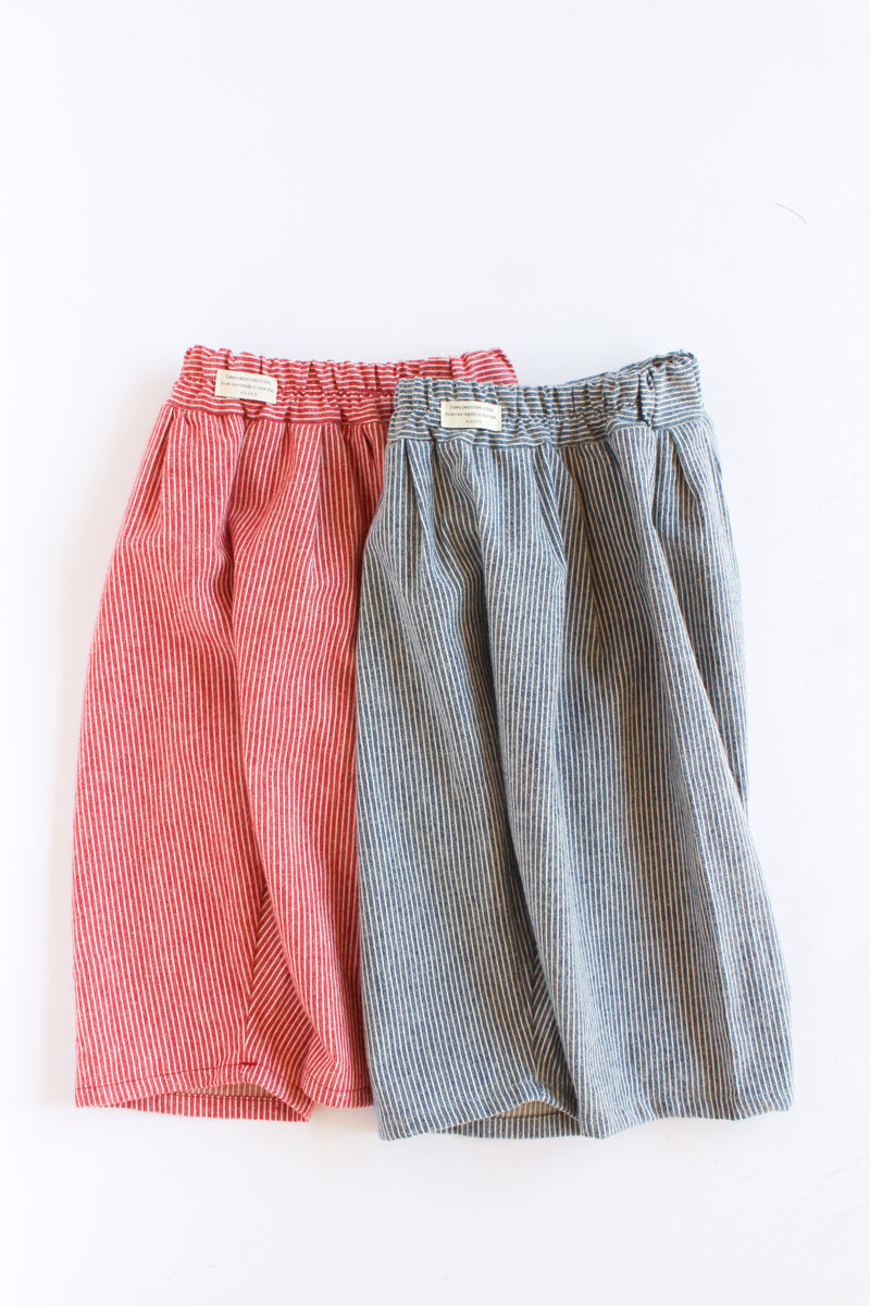 For Otto: the conductor pant (size XXL, railroad blue)